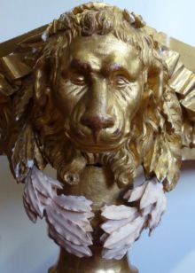 02 In Holz nachgeschnitzt.jpg